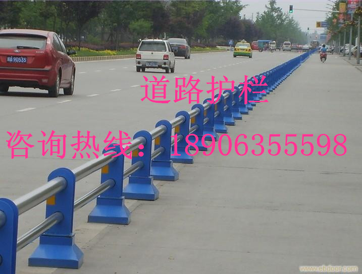 不銹鋼隔離護(hù)欄01、隔離護(hù)欄