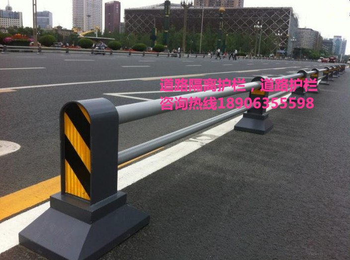 道路護(hù)欄，道路隔離柱，隔離墩